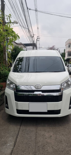 Toyota all new commuter 8 seats 2